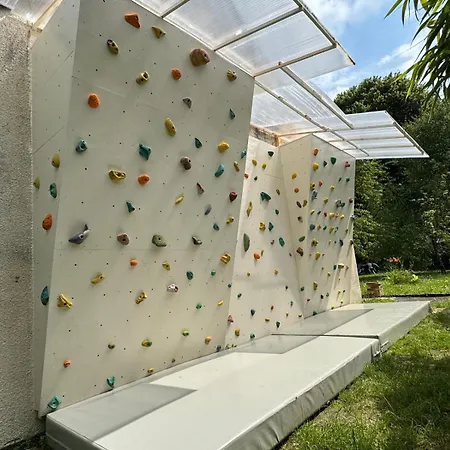 Arconciergerie Maison De Grimpeurs Aux Portes De La Foret Hébergement de vacances *